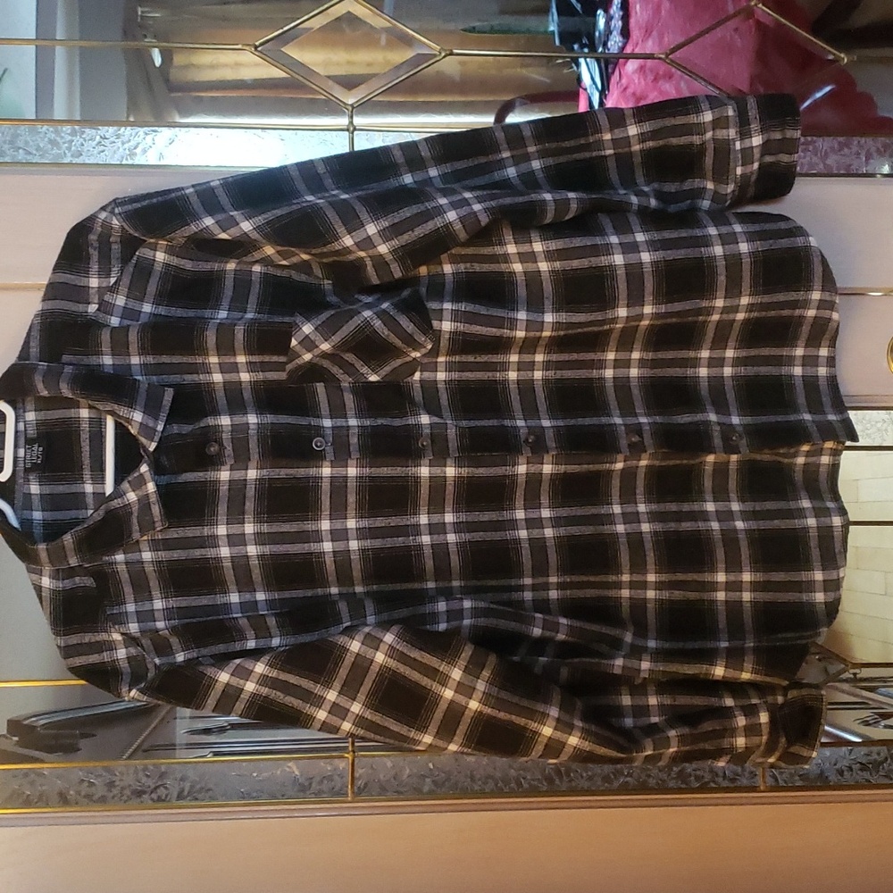Street Legal Flannel Button Down Shirt. Size XL.